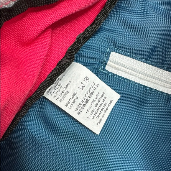 Kavu | Rope Sling Bag in Pink - Picture 4 of 7